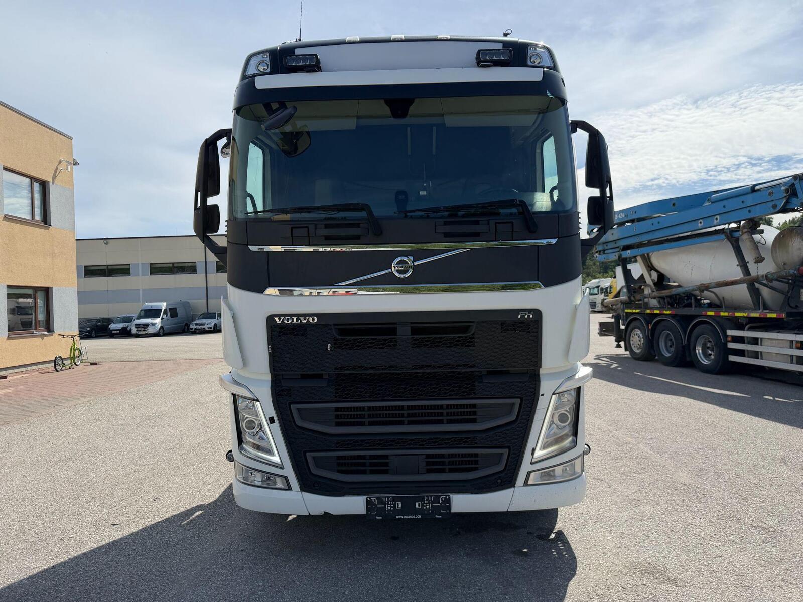 Volvo FH500 2021, photo 3/49
