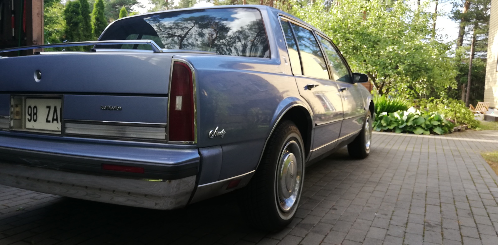 Oldsmobile NINETY-EIGHT REGENCY 1985, kuva 3/11