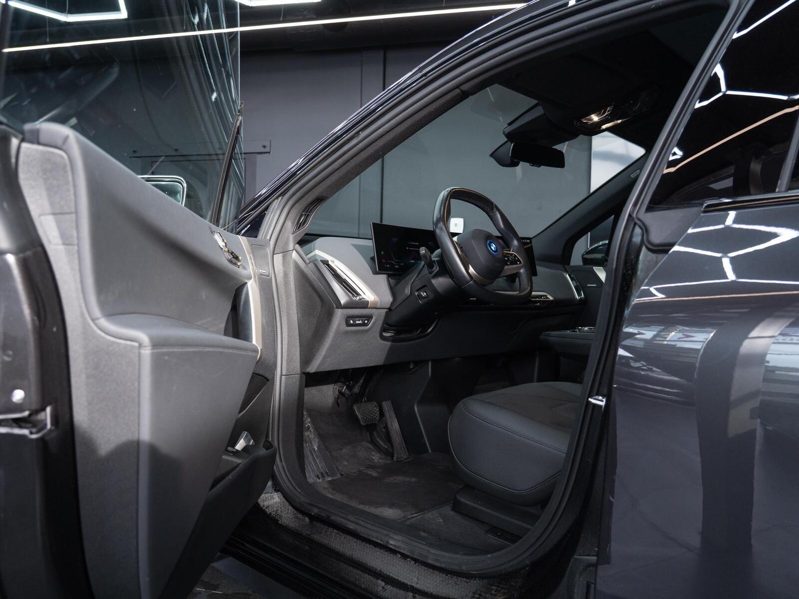 BMW iX xDrive 40 Sportpakett 240kW 2021, photo 5/16