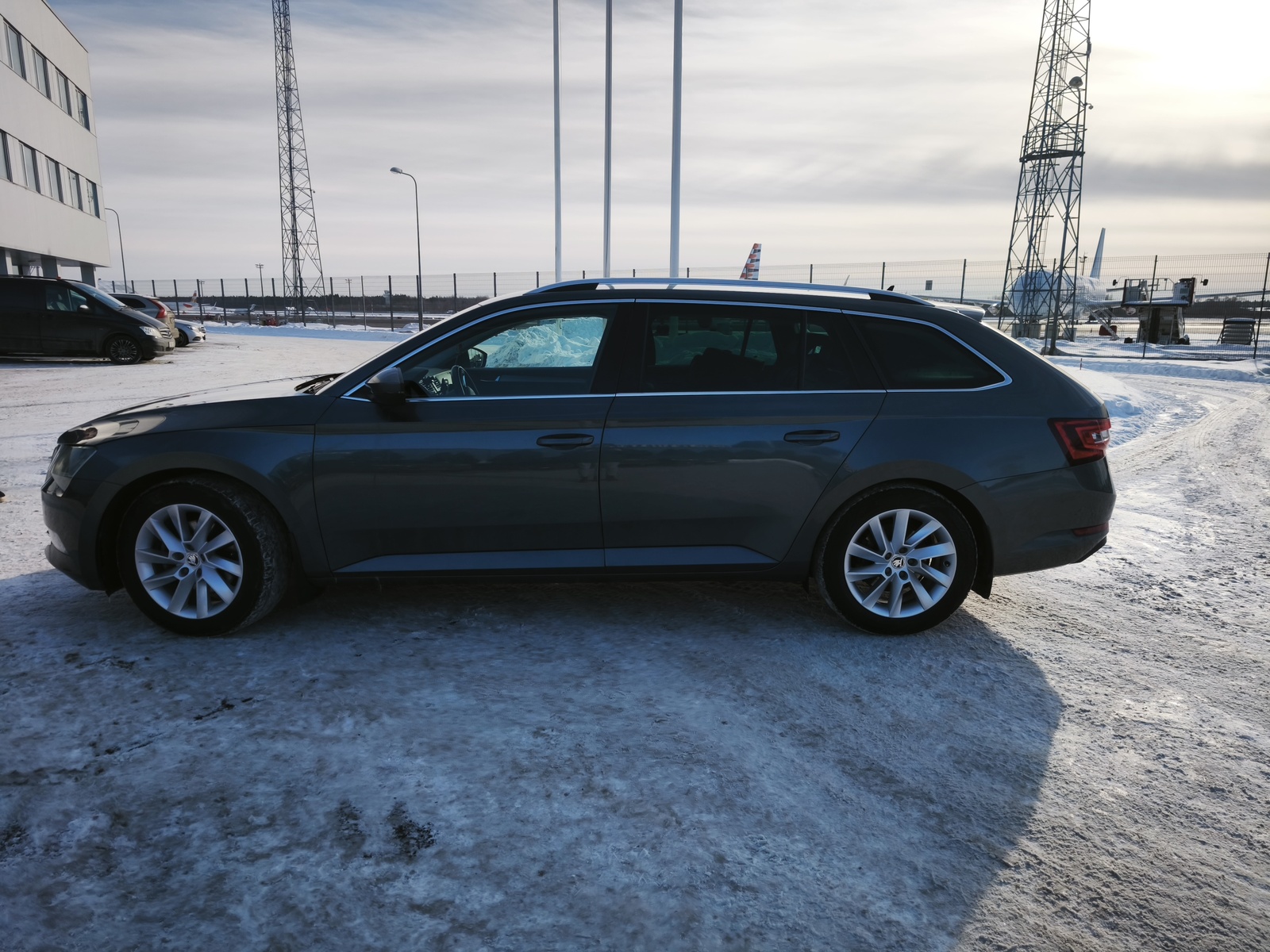 Škoda Superb 2016, photo 2/16
