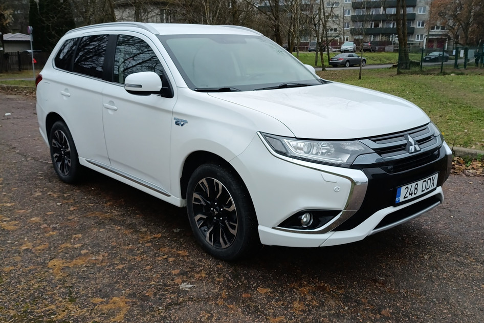 Mitsubishi Outlander, 2015, 2.0, 89 kW, pistikhübriid (bensiin/elekter), automaat, nelikvedu