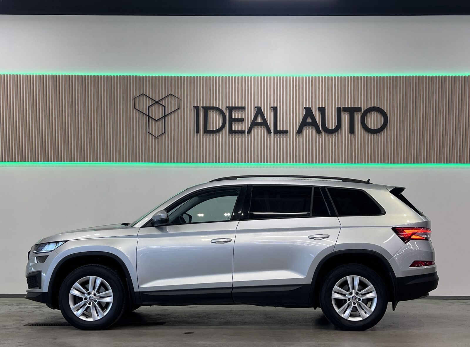 Škoda Kodiaq 2023, photo 2/18