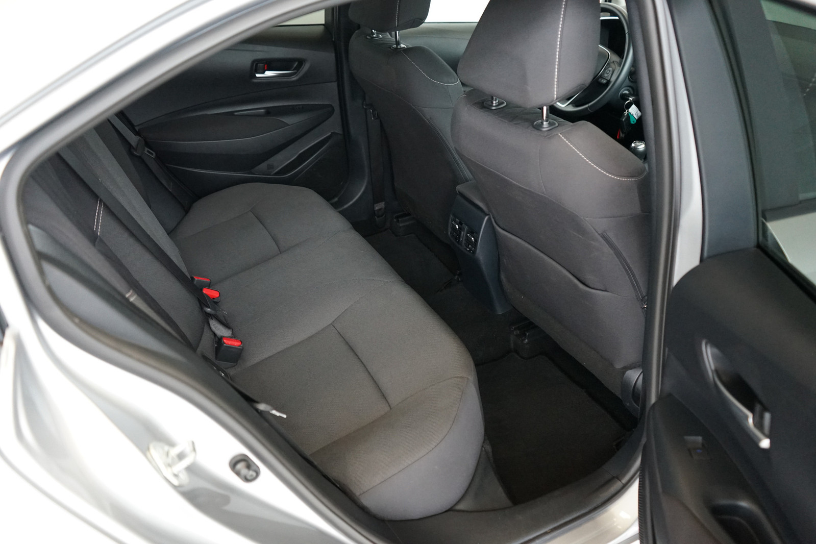 Toyota Corolla 2023, photo 6/14