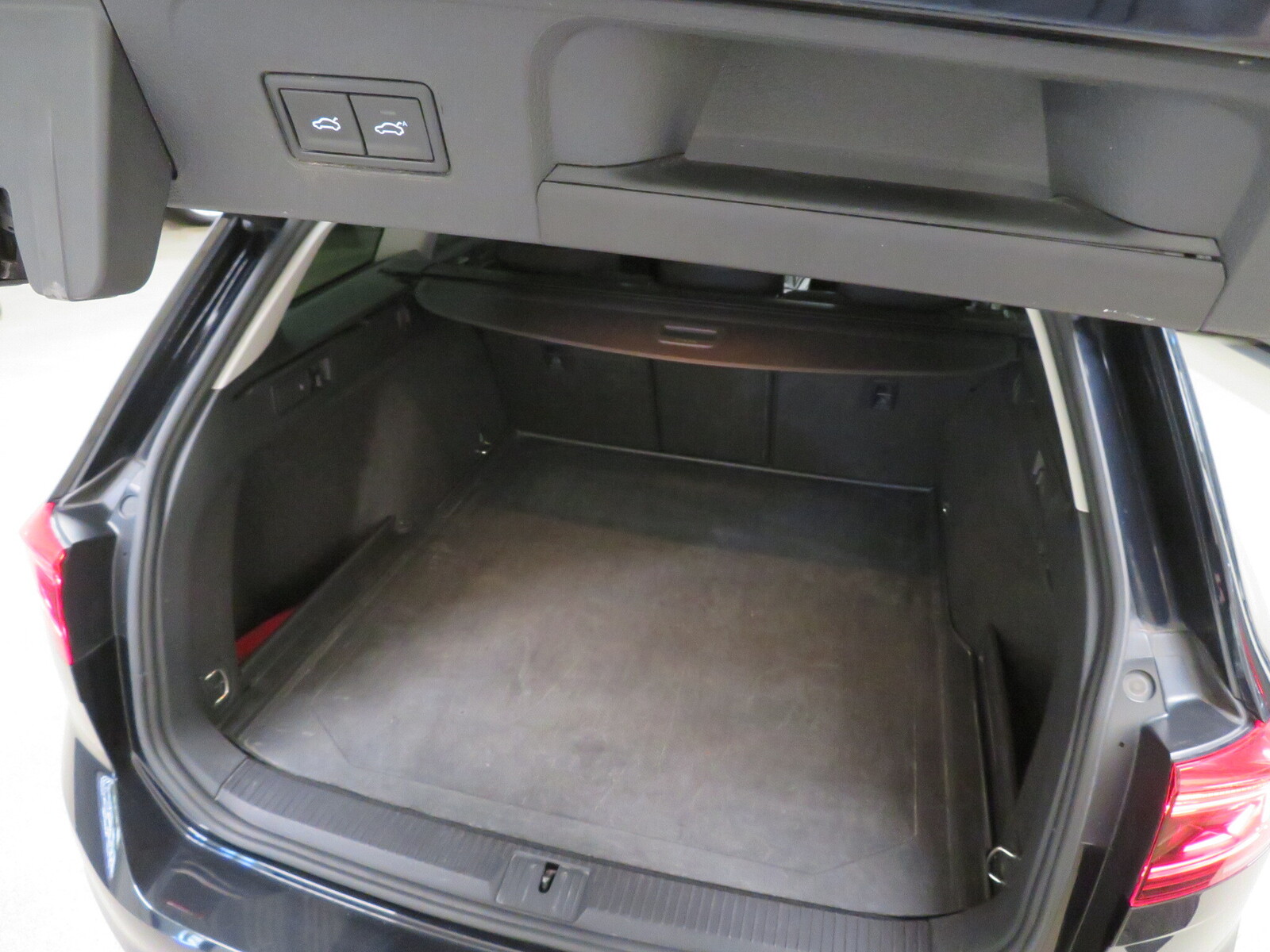 Volkswagen Passat 2021, photo 7/10