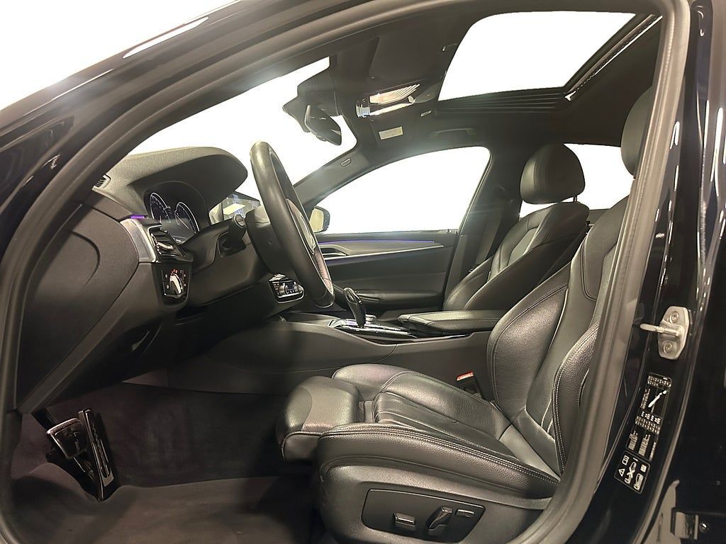 BMW 530 2018, photo 6/15