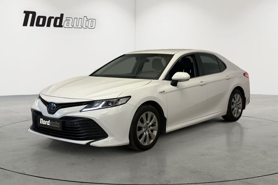 Toyota Camry, 2020, 2.5, 131 kW, гибрид (бензин/электричество), автомат, передний привод
