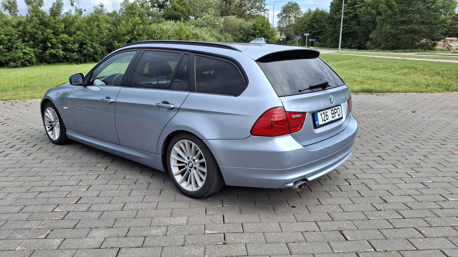 BMW 320