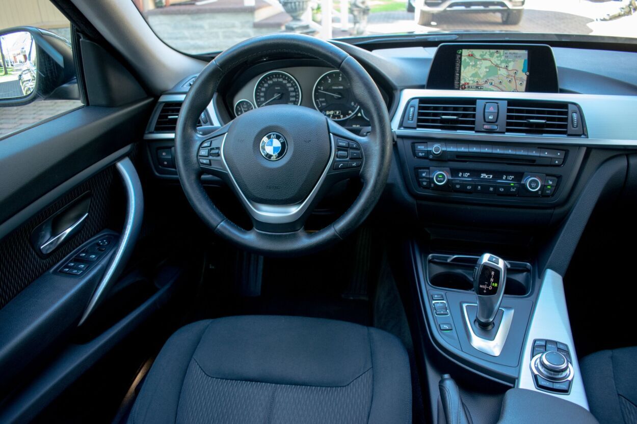 BMW 318 2015, kuva 3/17