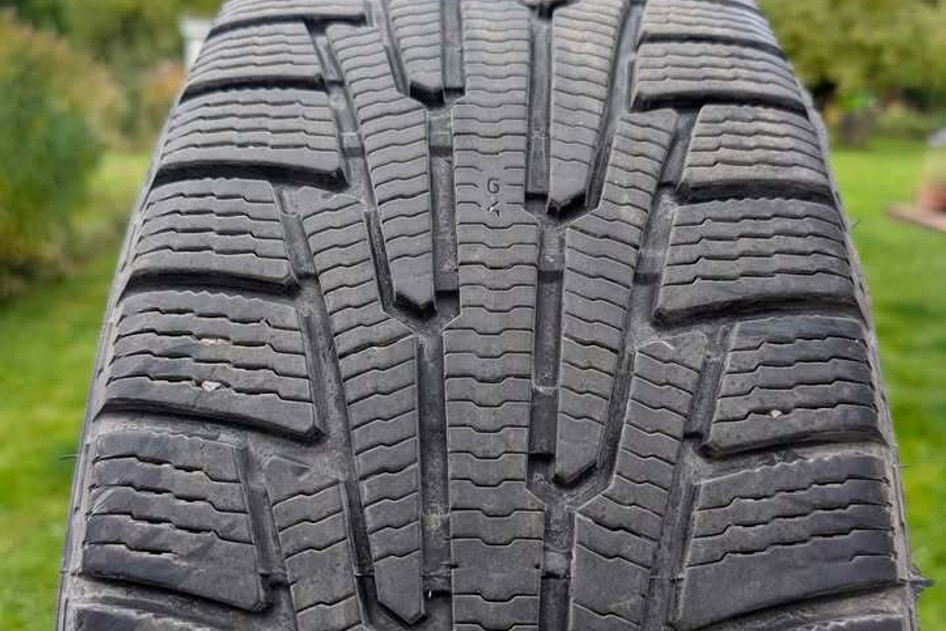 Used studless winter tire 235/60R18 Nokian Nordman RS2 SUV