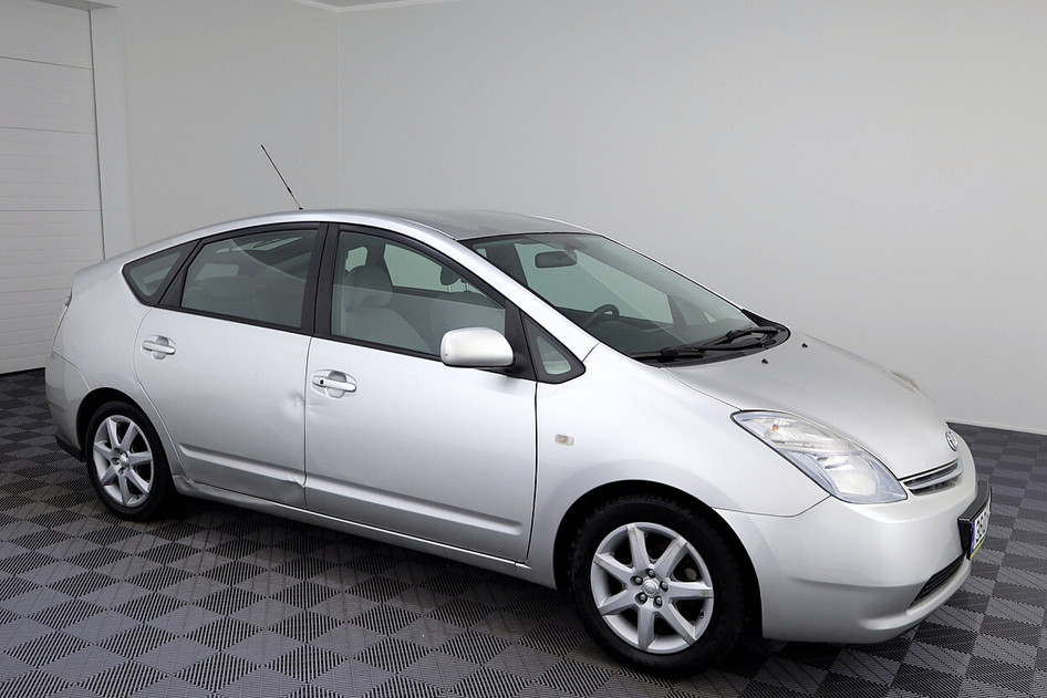 Toyota Prius, 2005, 1.5, 57 kW, hübriid (bensiin/elekter), automaat, esivedu