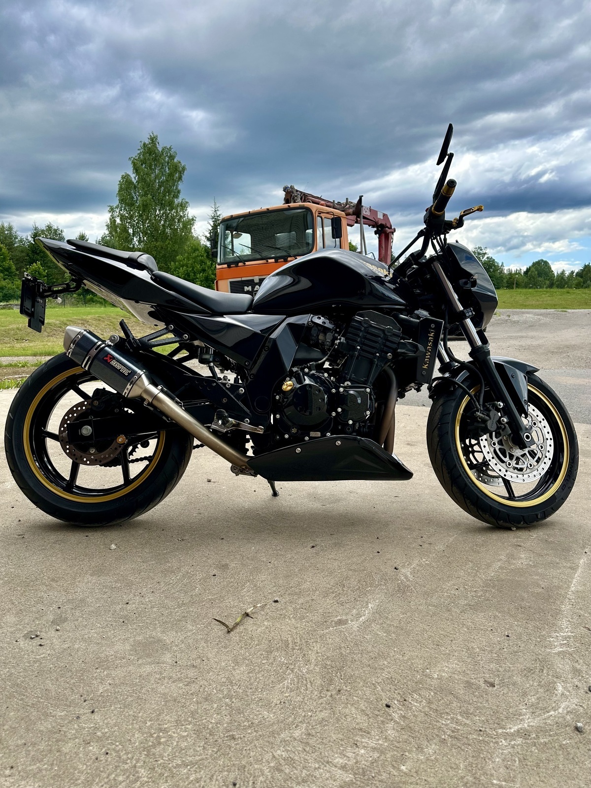Kawasaki Z 750 2004, kuva 5/11