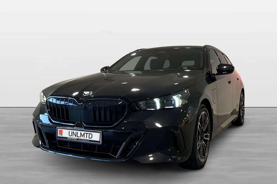 BMW 530, 2026, 2.0, гибрид (бензин/электричество), автомат, полный привод
