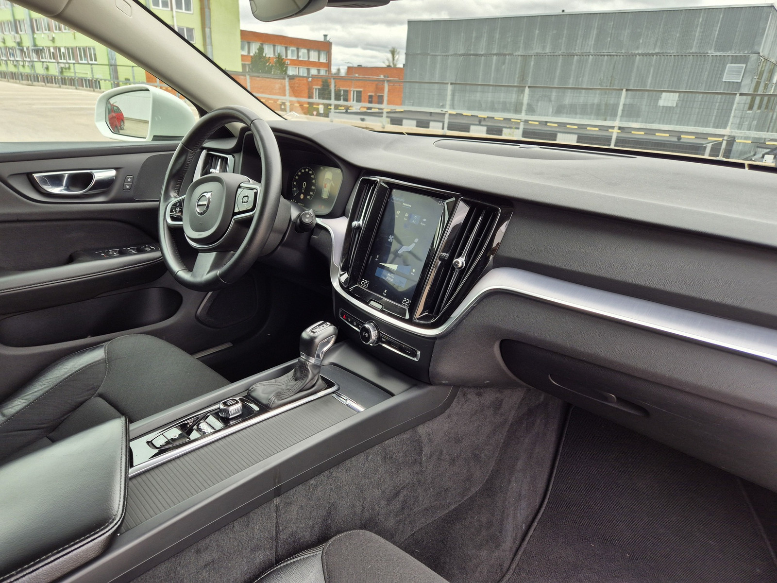 Volvo V60 Cross Country 2019, photo 3/10