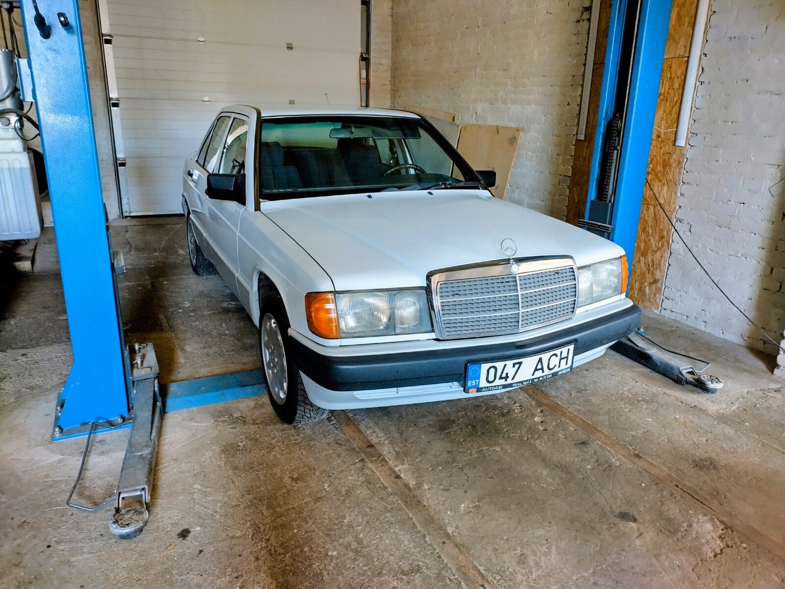 Mercedes-Benz 190 1991, photo 2/11