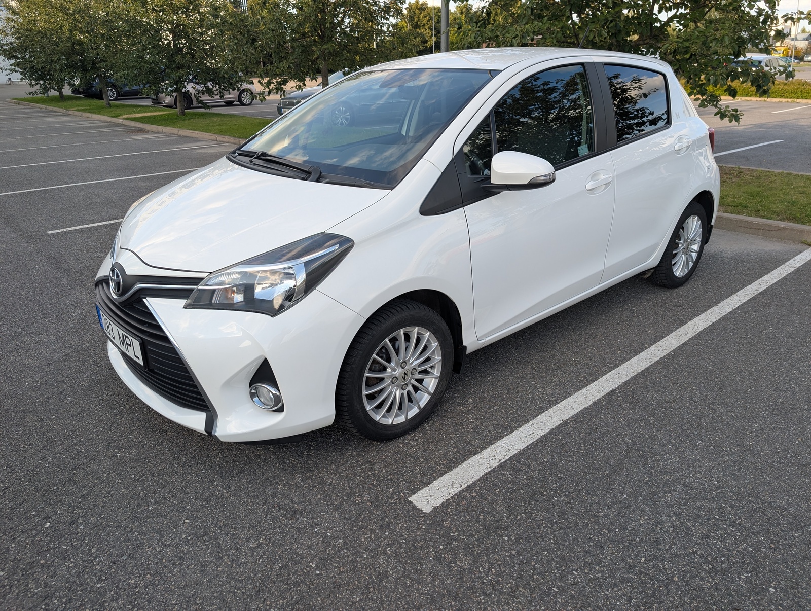 Toyota Yaris 1.3 73kW 2015, kuva 2/7