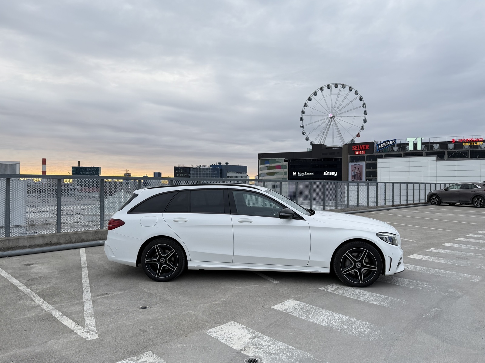 Mercedes-Benz C 220 2019, kuva 2/16
