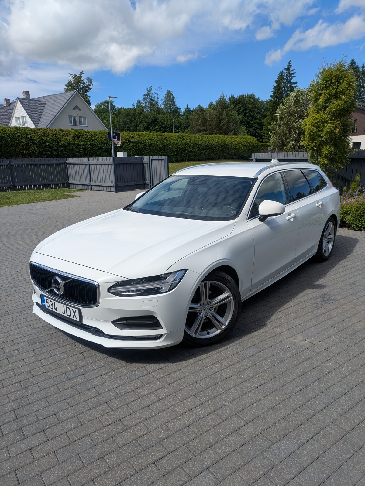 Volvo V90 2.0 140kW