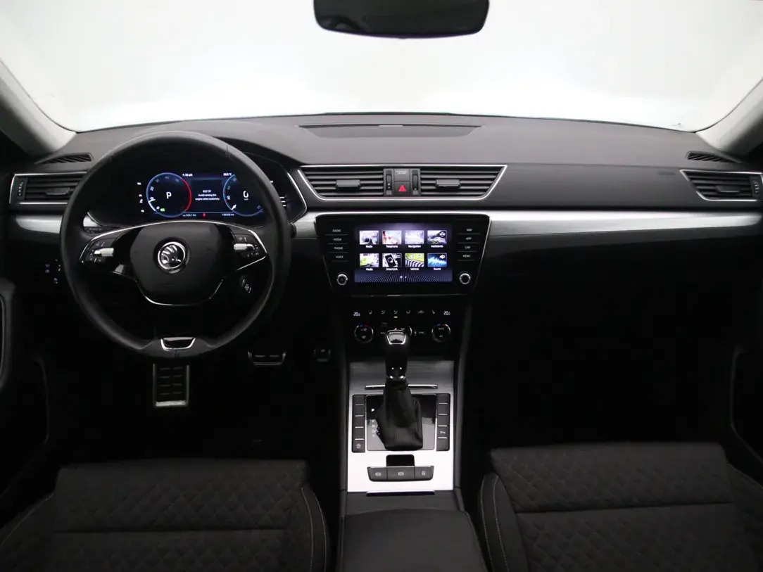 Škoda Superb 2022, photo 2/32