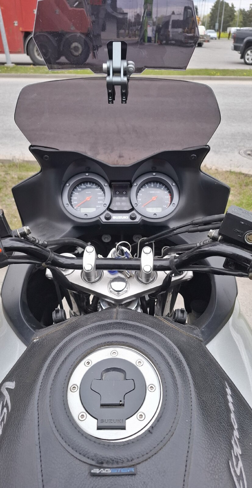 Suzuki DL 1000 2004, kuva 6/6