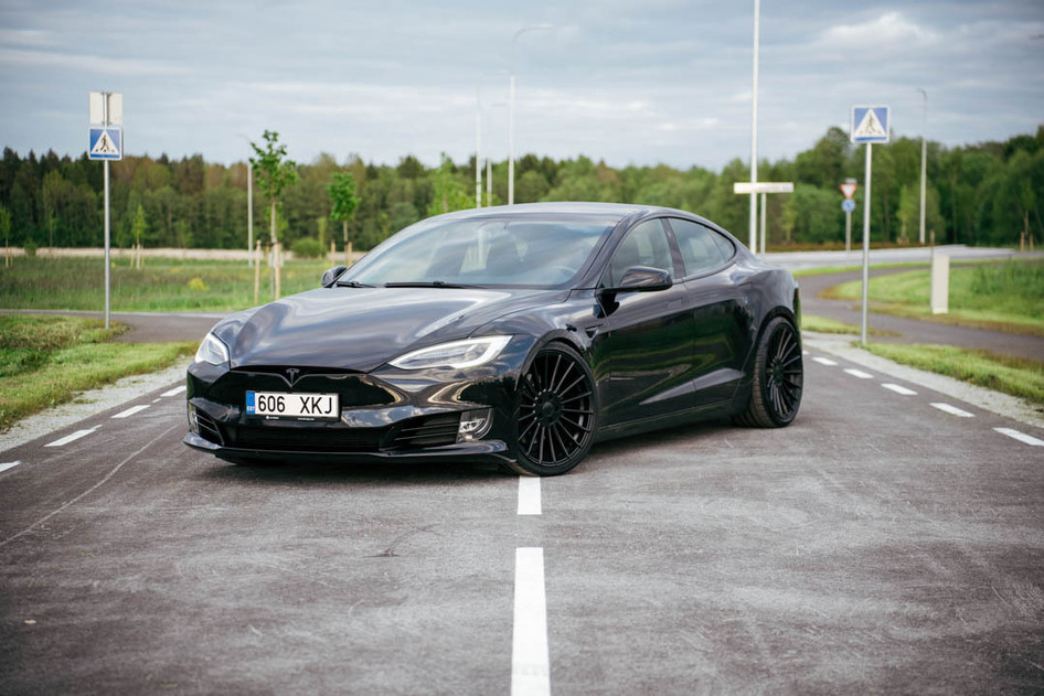 Tesla Model S, 2018, 158 kW, electric, automatic, four-wheel drive