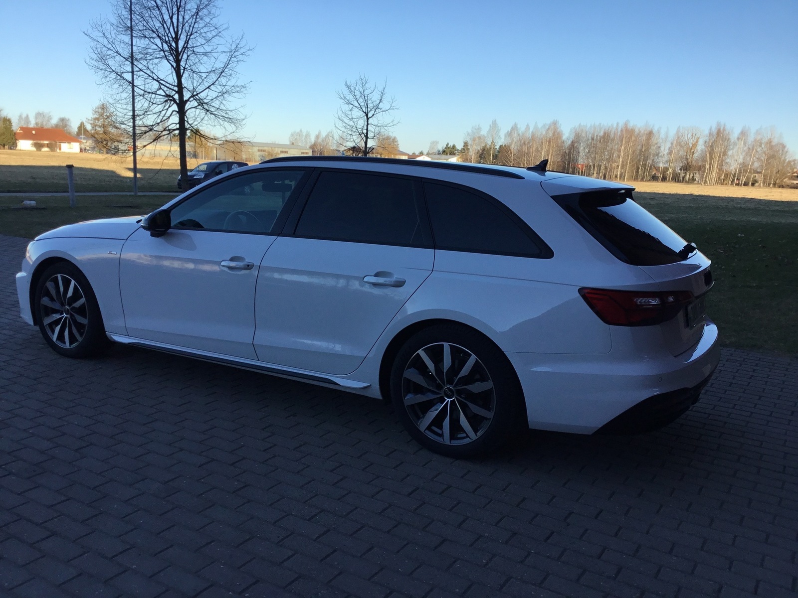 Audi A4 2024, photo 6/20