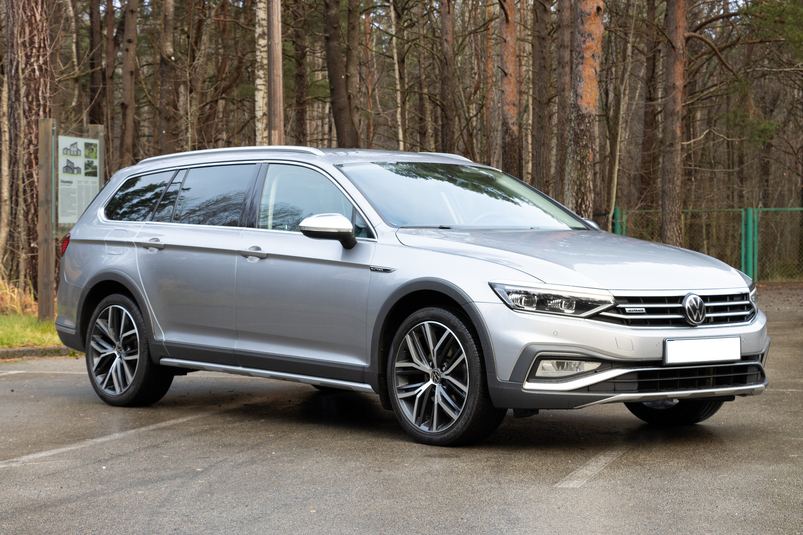 Volkswagen Passat 2021, photo 2/19