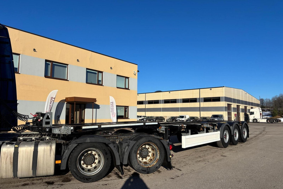 Renders CONTAINER FRAME, 2022