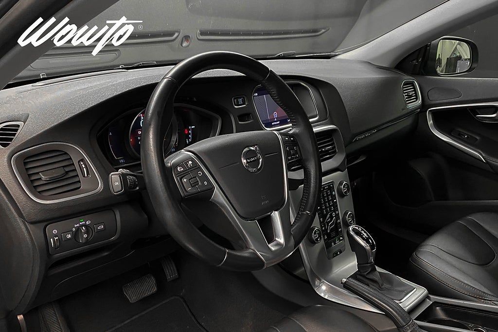 Volvo V40 Cross Country 2019, photo 6/21