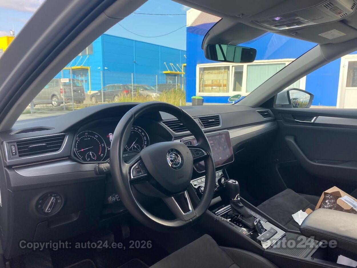 Škoda Superb 2017, photo 7/7