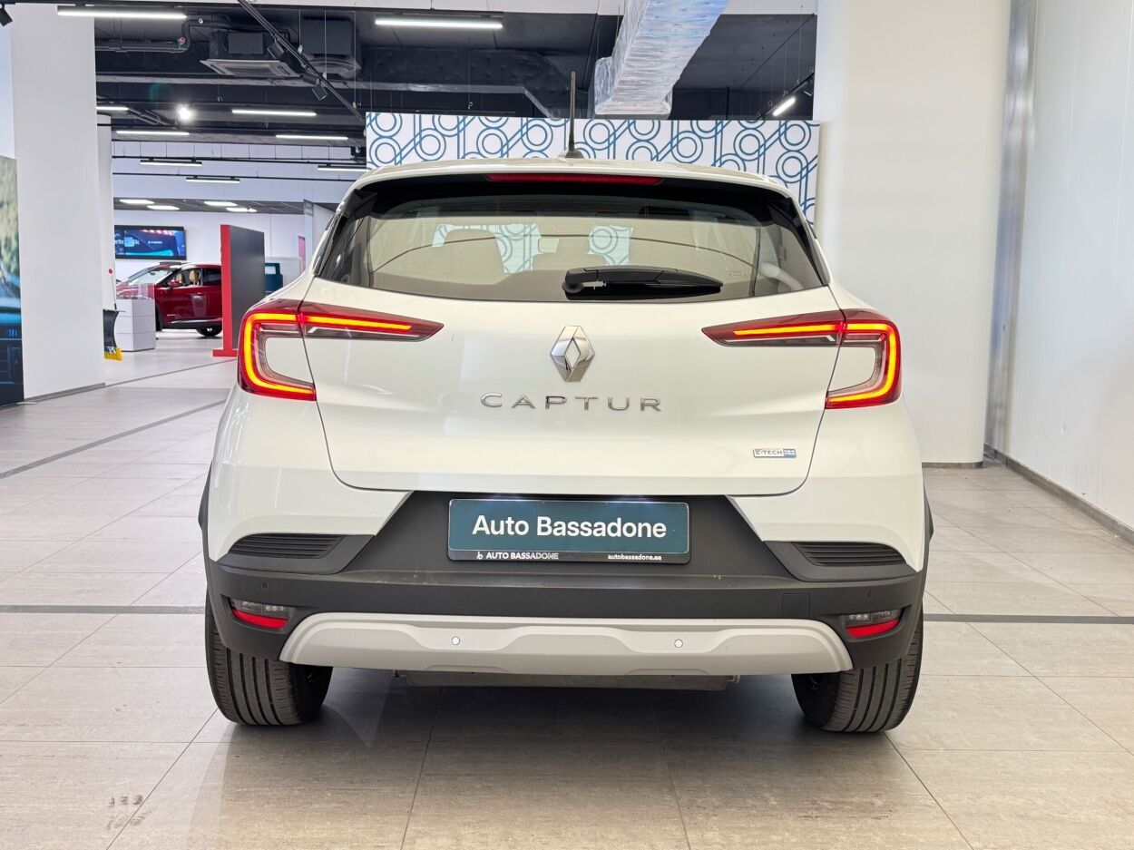 Renault Captur 2022, photo 7/25