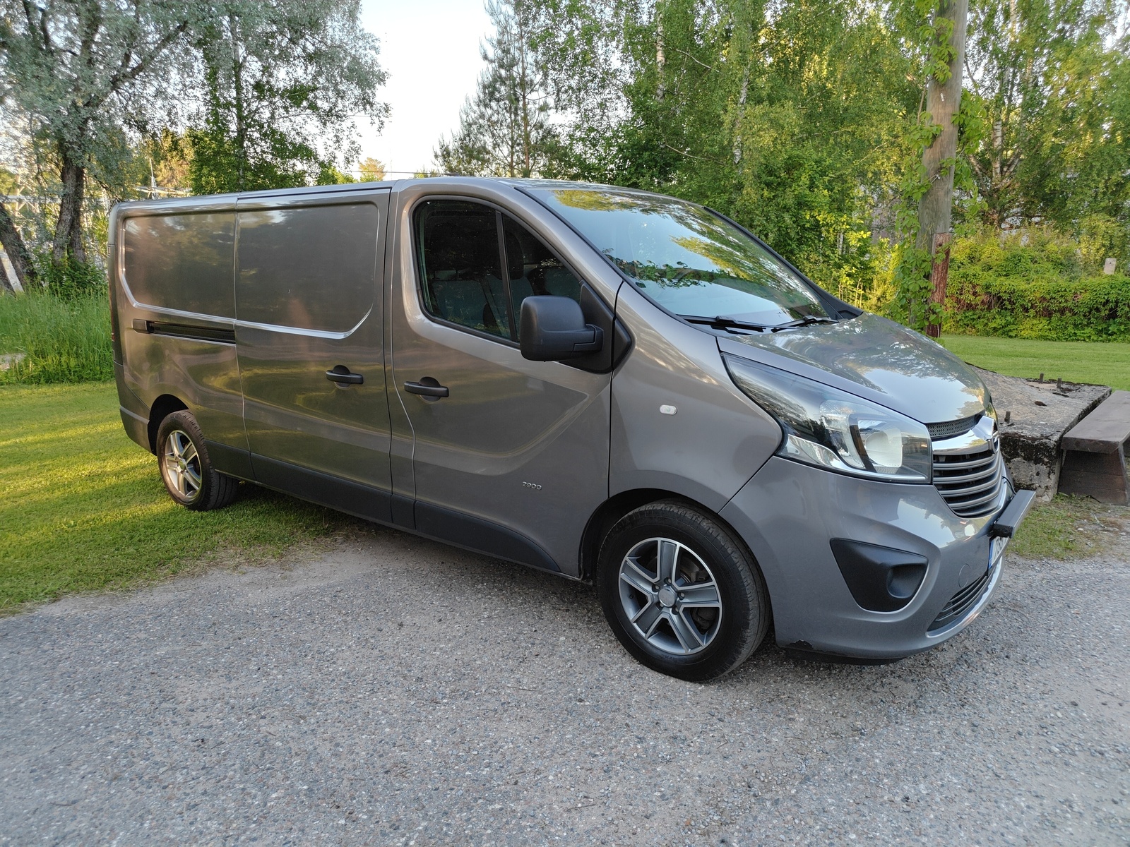 Opel Vivaro L2 biturbo 1.6 R9M D4 107kW 2017, photo 2/8