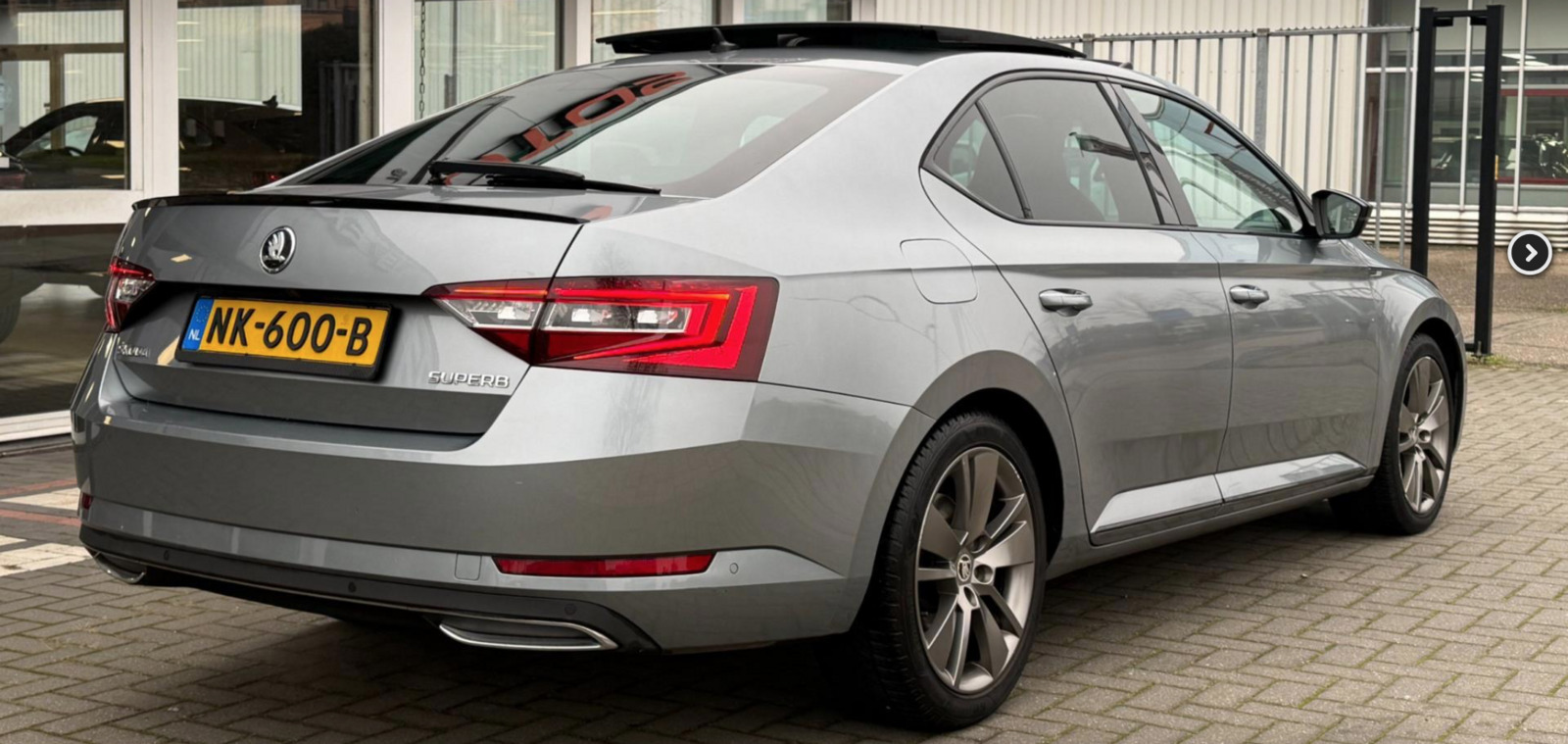 Škoda Superb 2017, photo 3/8