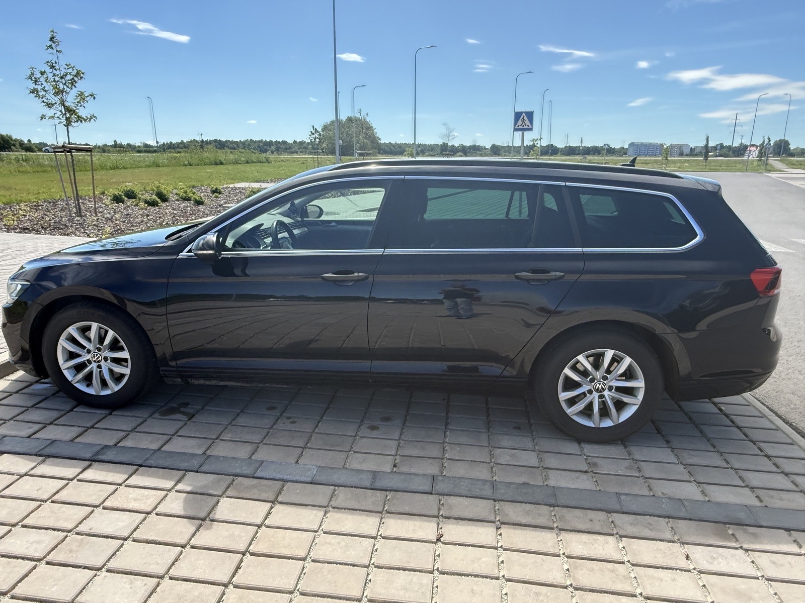 Volkswagen Passat 2022, photo 7/10