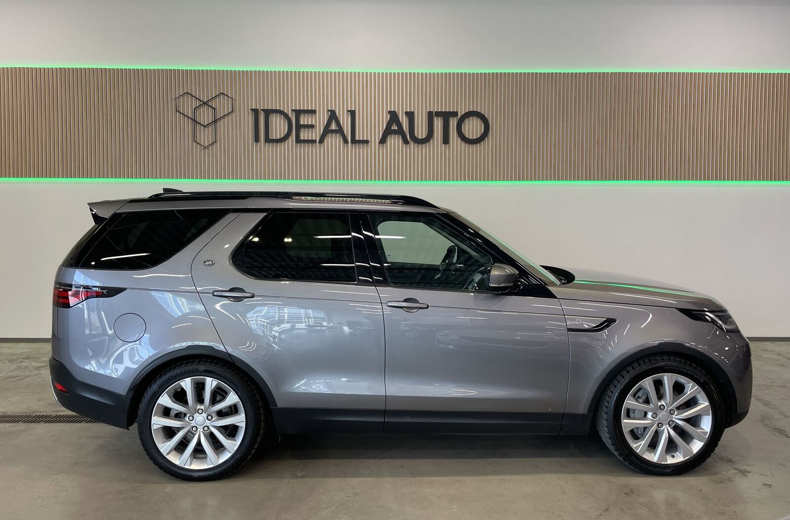 Land Rover Discovery 2021, kuva 3/10