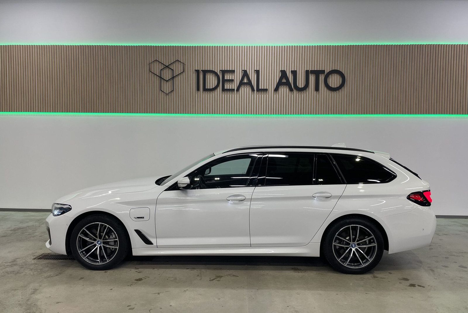 BMW 530 2022, photo 2/21