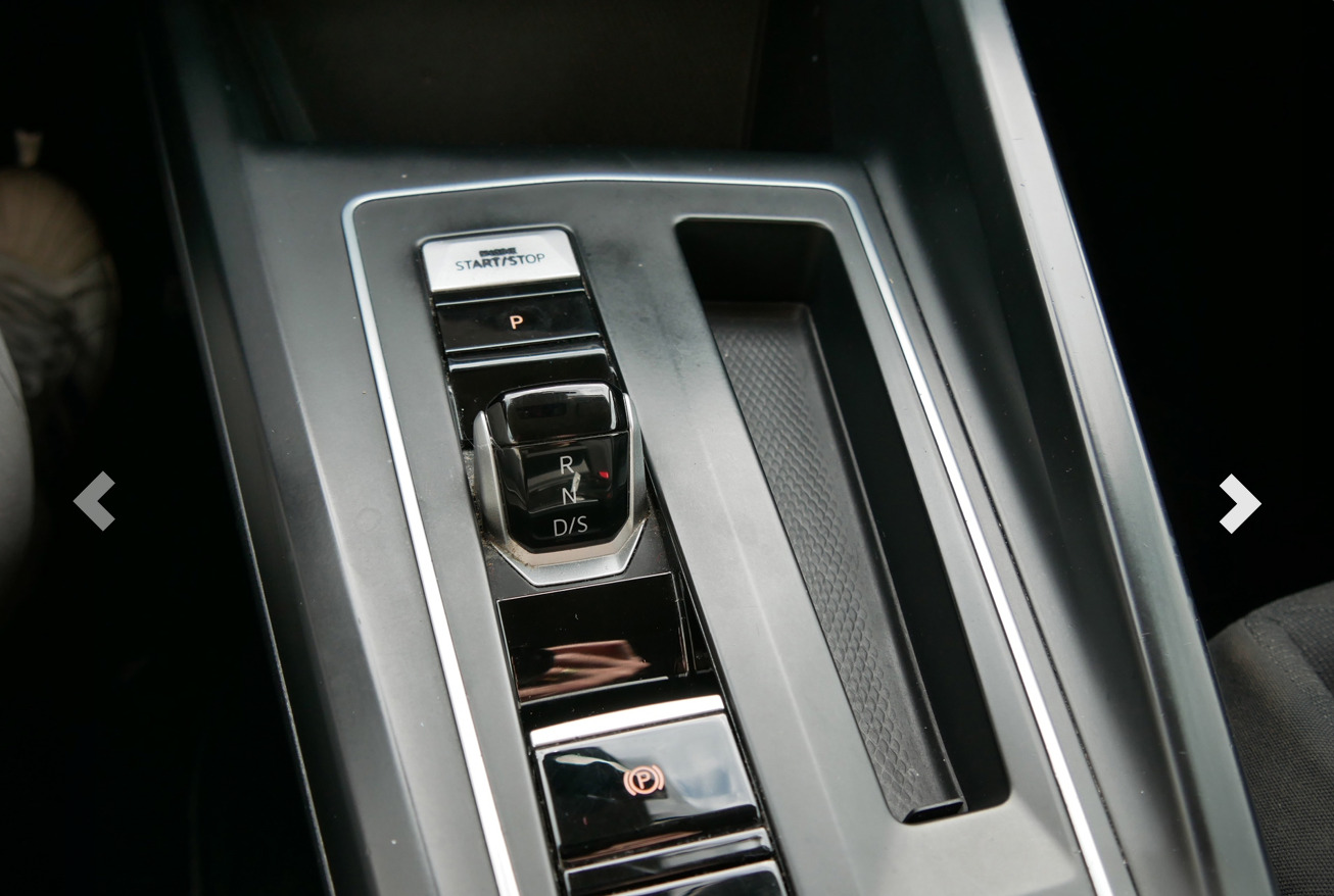 Volkswagen Golf 2021, photo 7/8