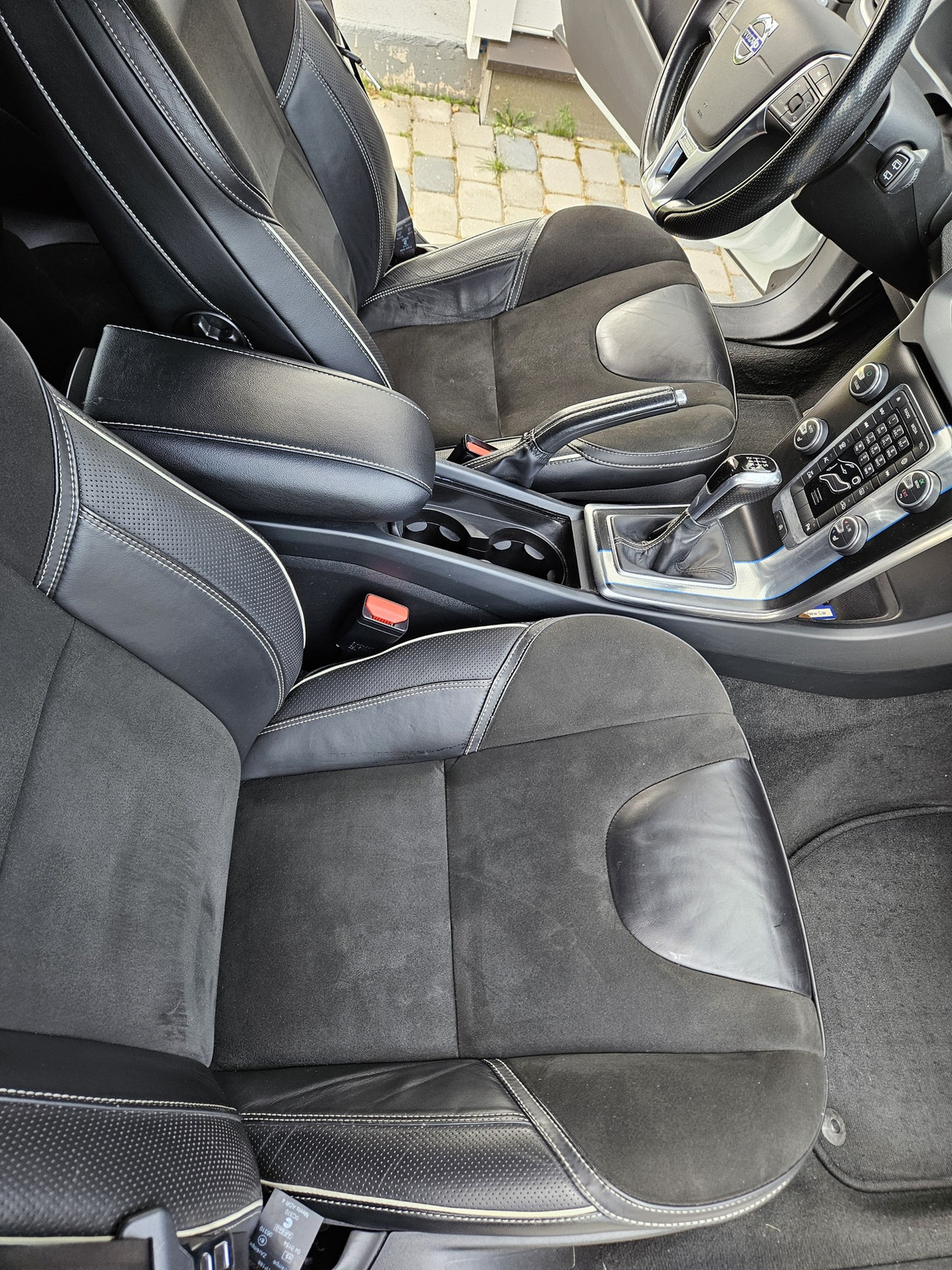 Volvo V40 2015, photo 5/10
