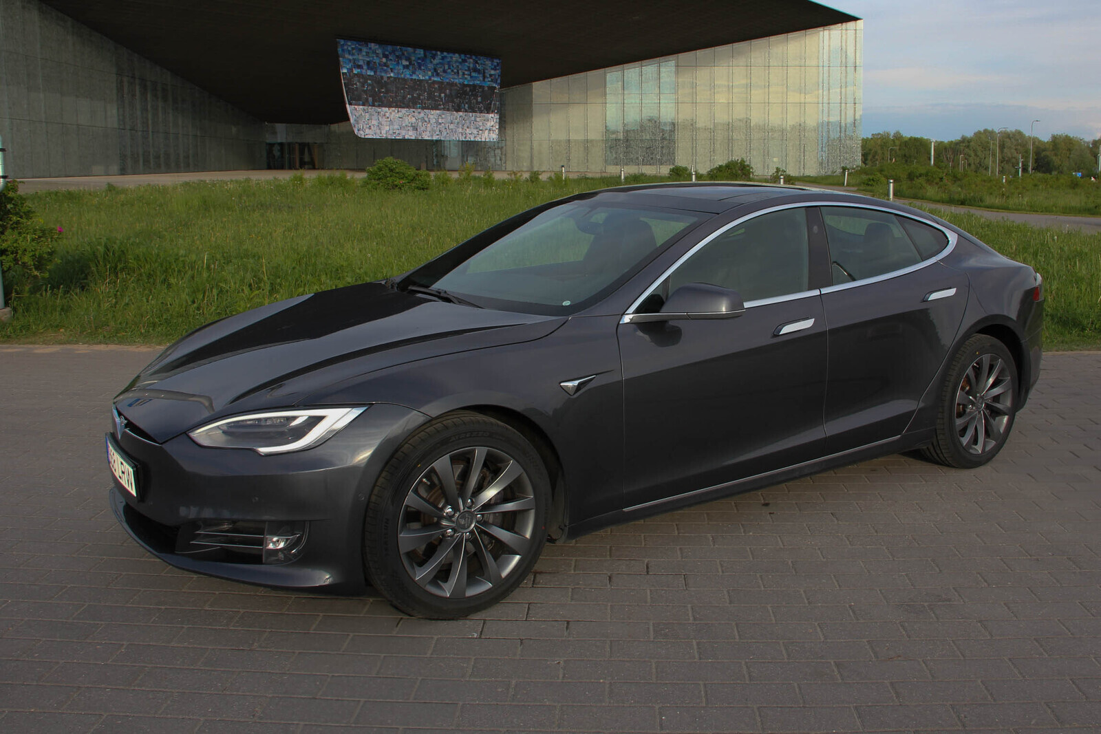 Tesla Model S 2018, photo 4/10