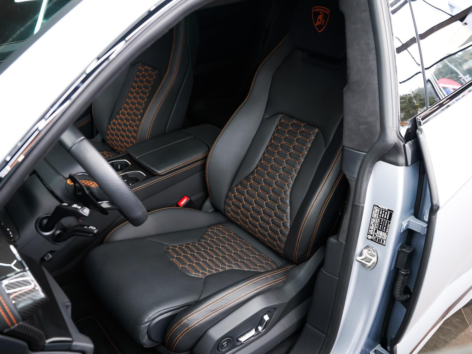 Lamborghini Urus 2023, photo 6/16