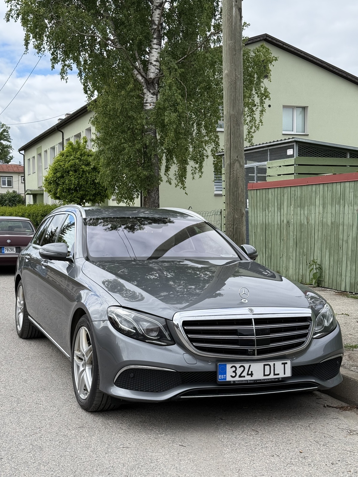 Mercedes-Benz E 220