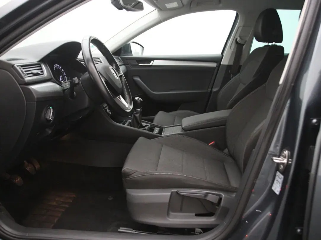 Škoda Superb 2015, photo 4/33