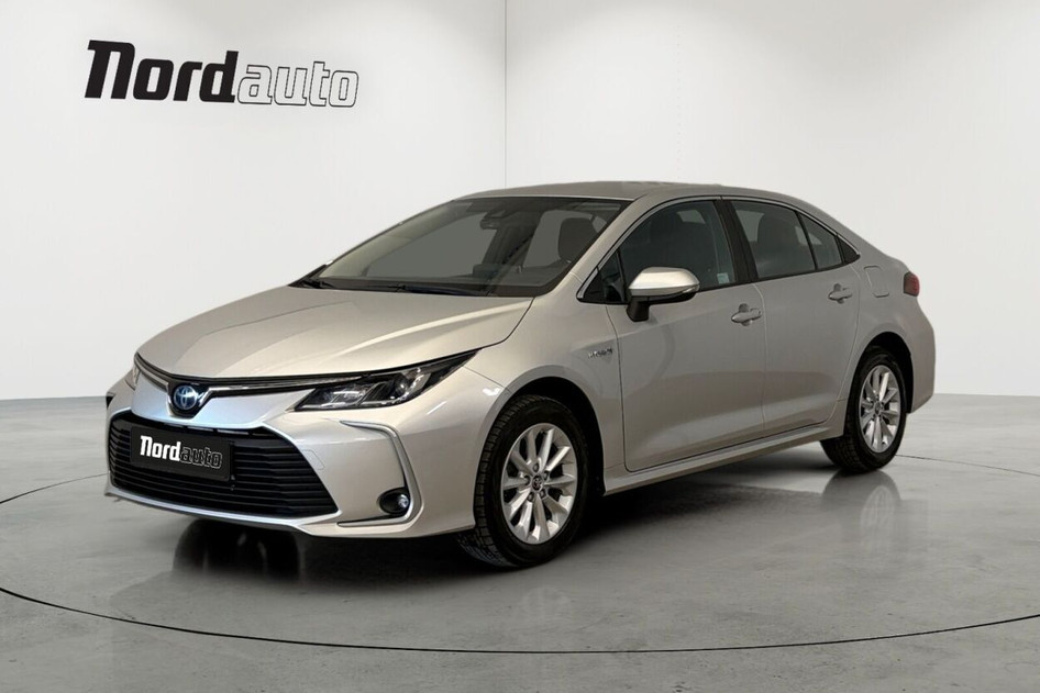 Toyota Corolla, 2019, 1.8, 72 kW, hybrid (petrol/electric), automatic, front-wheel drive