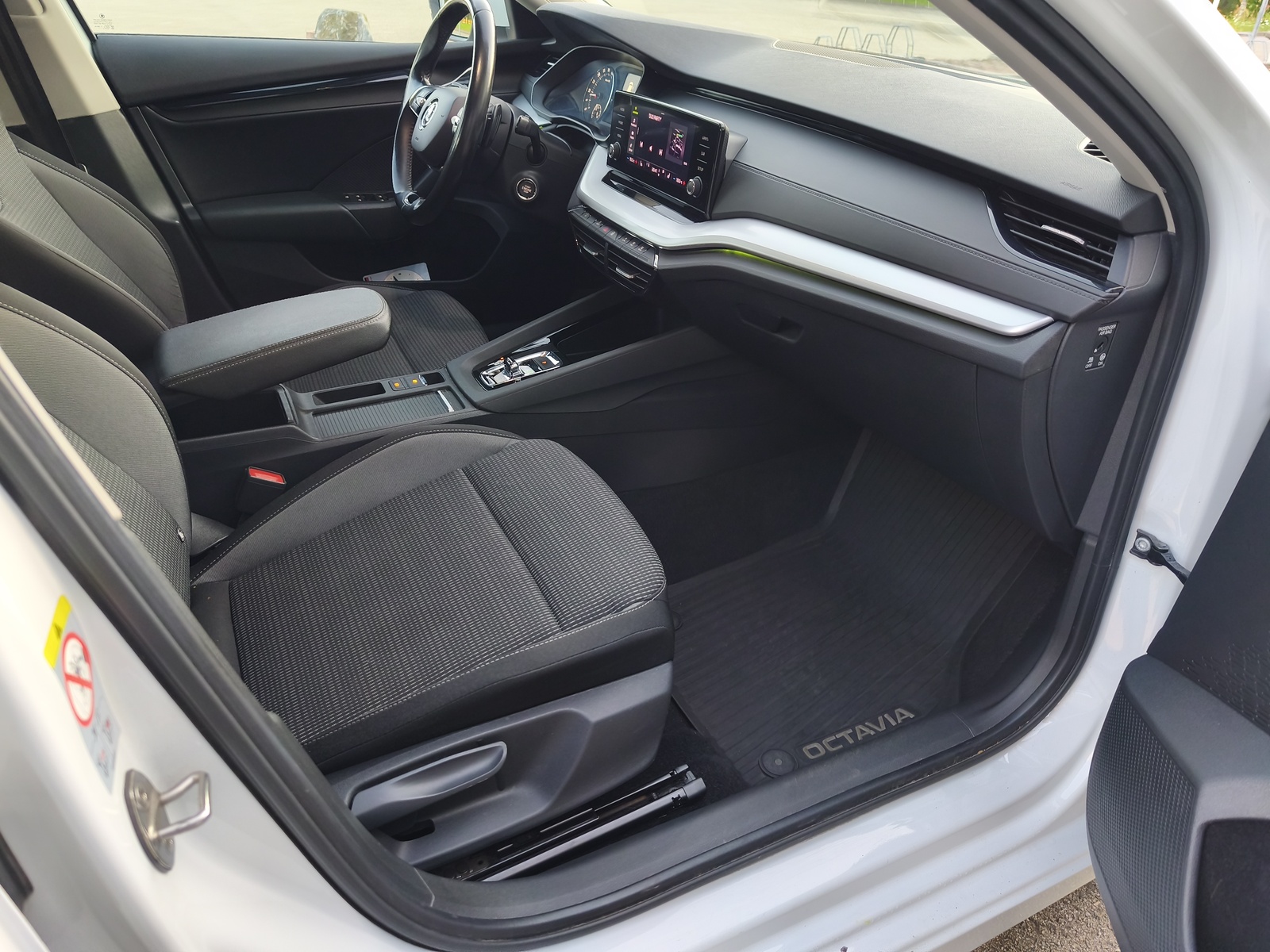 Škoda Octavia 2021, photo 6/9