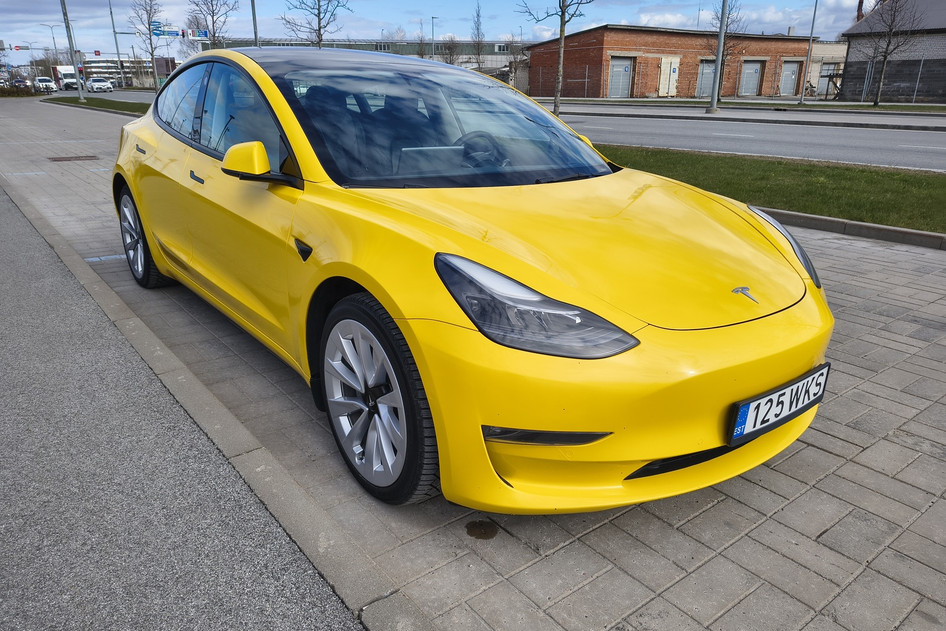 Tesla Model 3, 2021, 153 kW, electric, automatinė, visų varomųjų ratų pavara