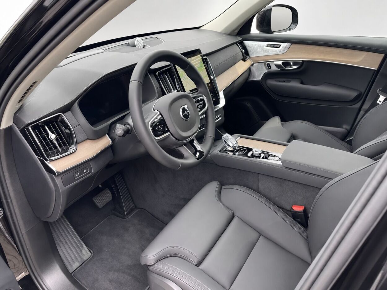Volvo XC90 2025, photo 3/3