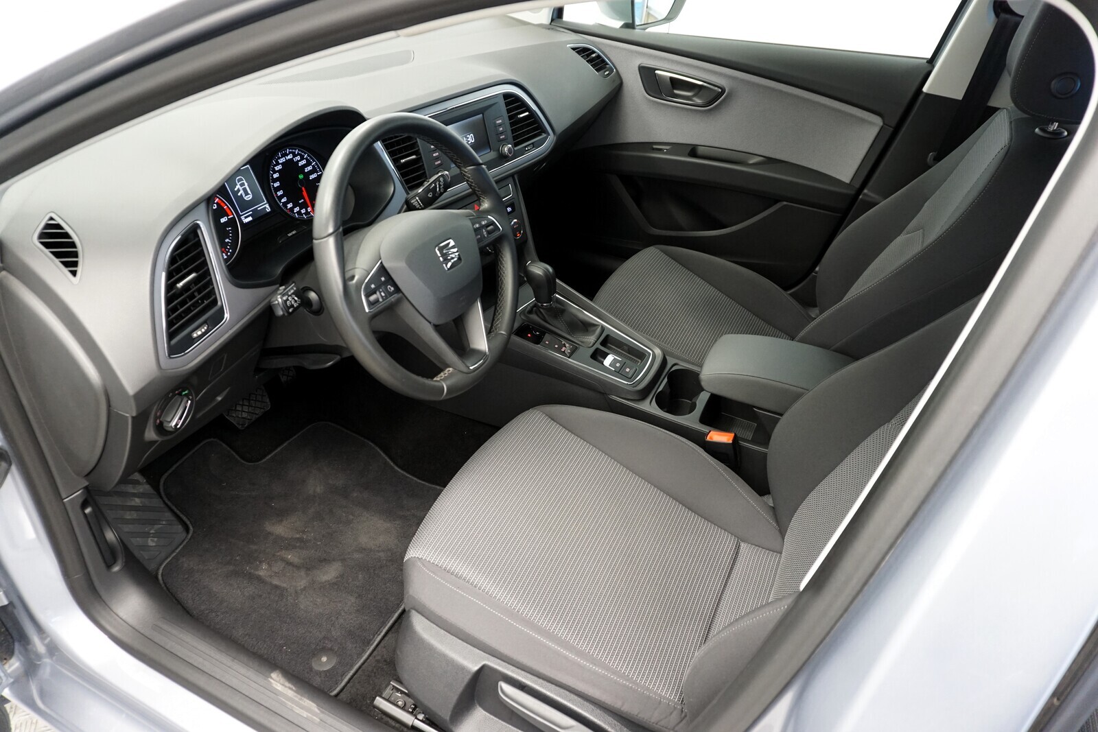 SEAT Leon 2020, kuva 4/16