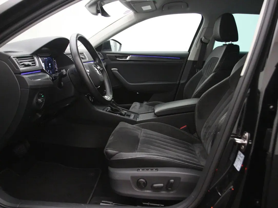 Škoda Superb 2022, photo 4/36