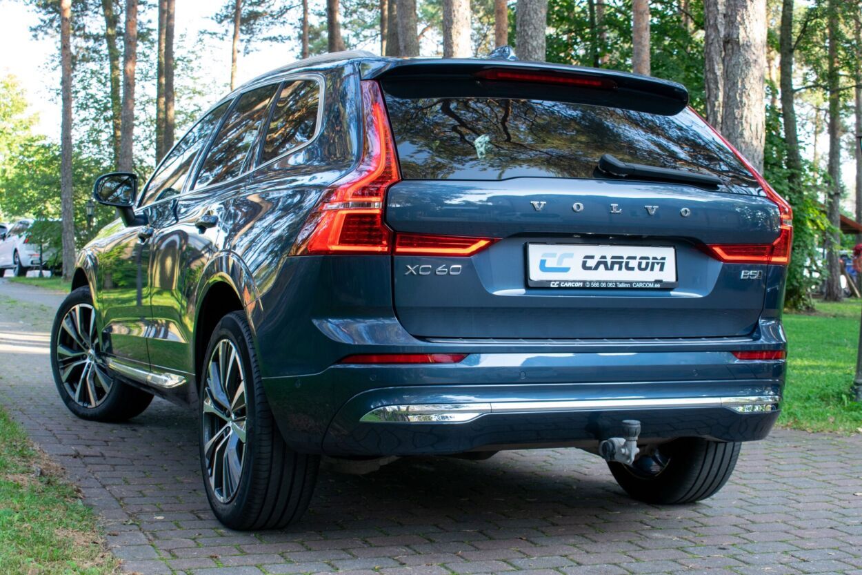Volvo XC60 2021, photo 7/19
