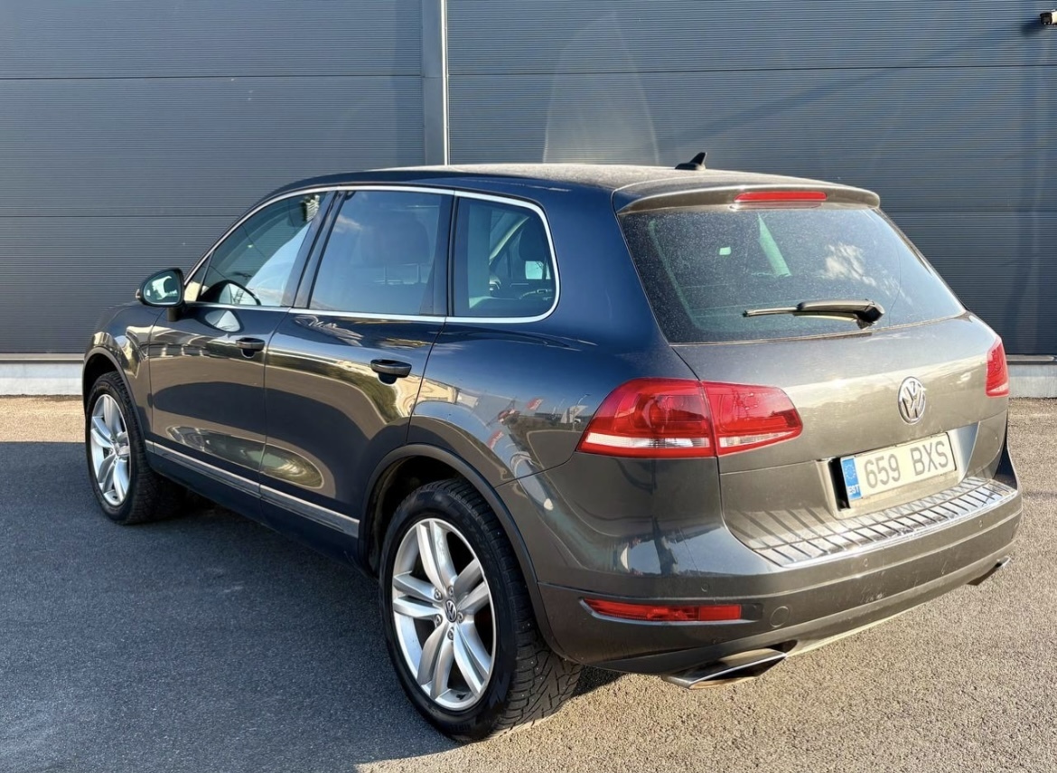 Volkswagen Touareg 2011, kuva 3/12