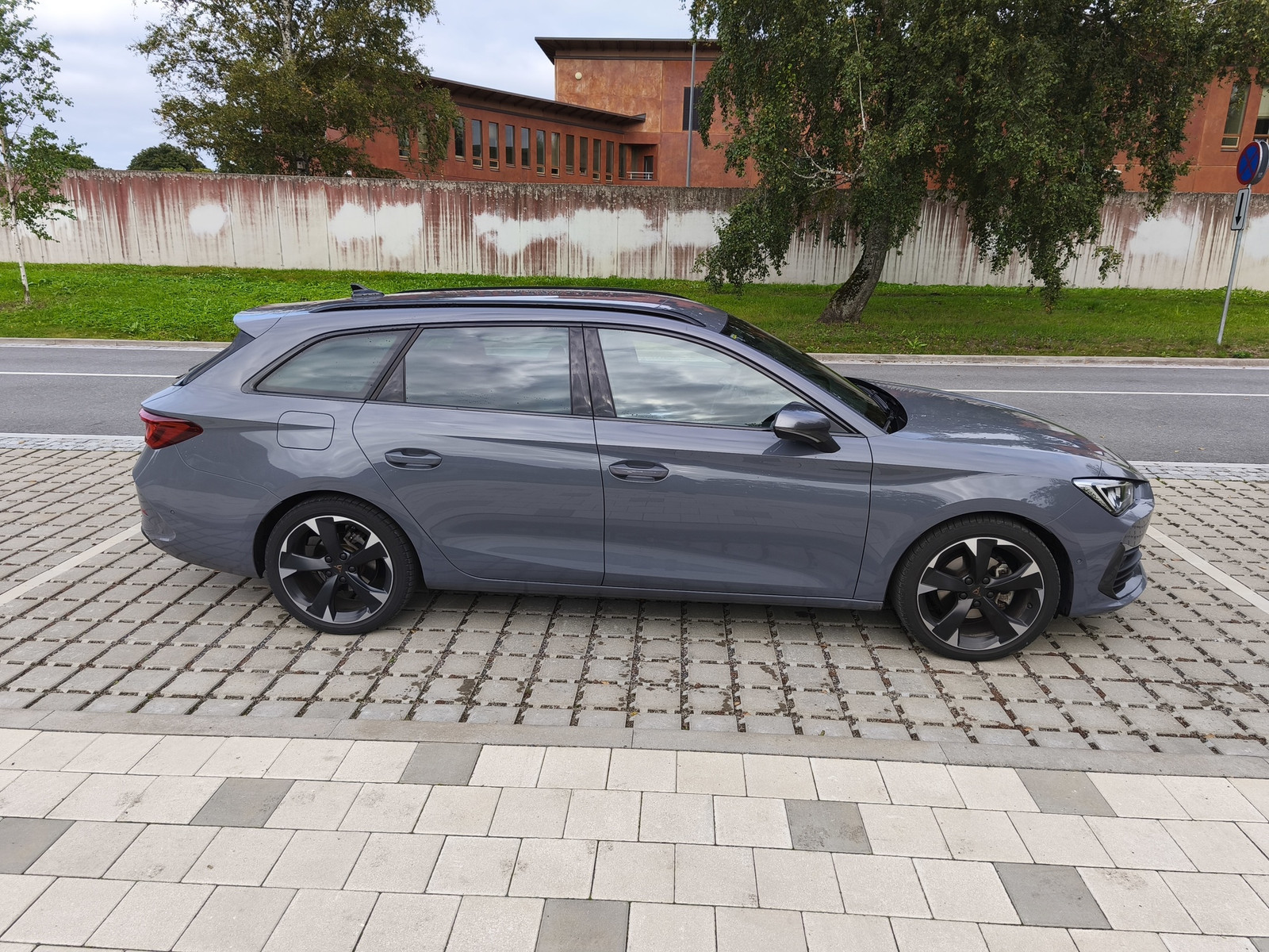 Cupra Leon 2023, photo 3/8